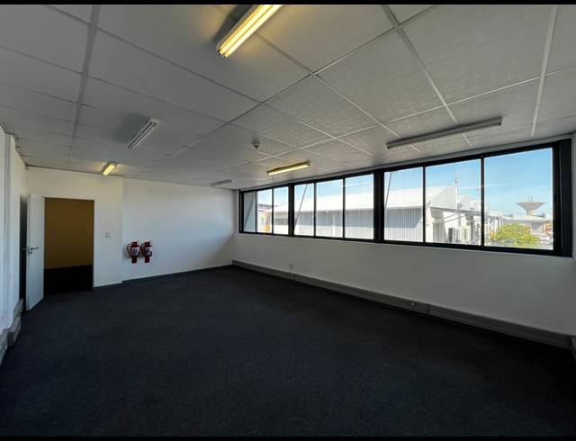 549M² WAREHOUSE TO LET IN MATROOSFONTEIN